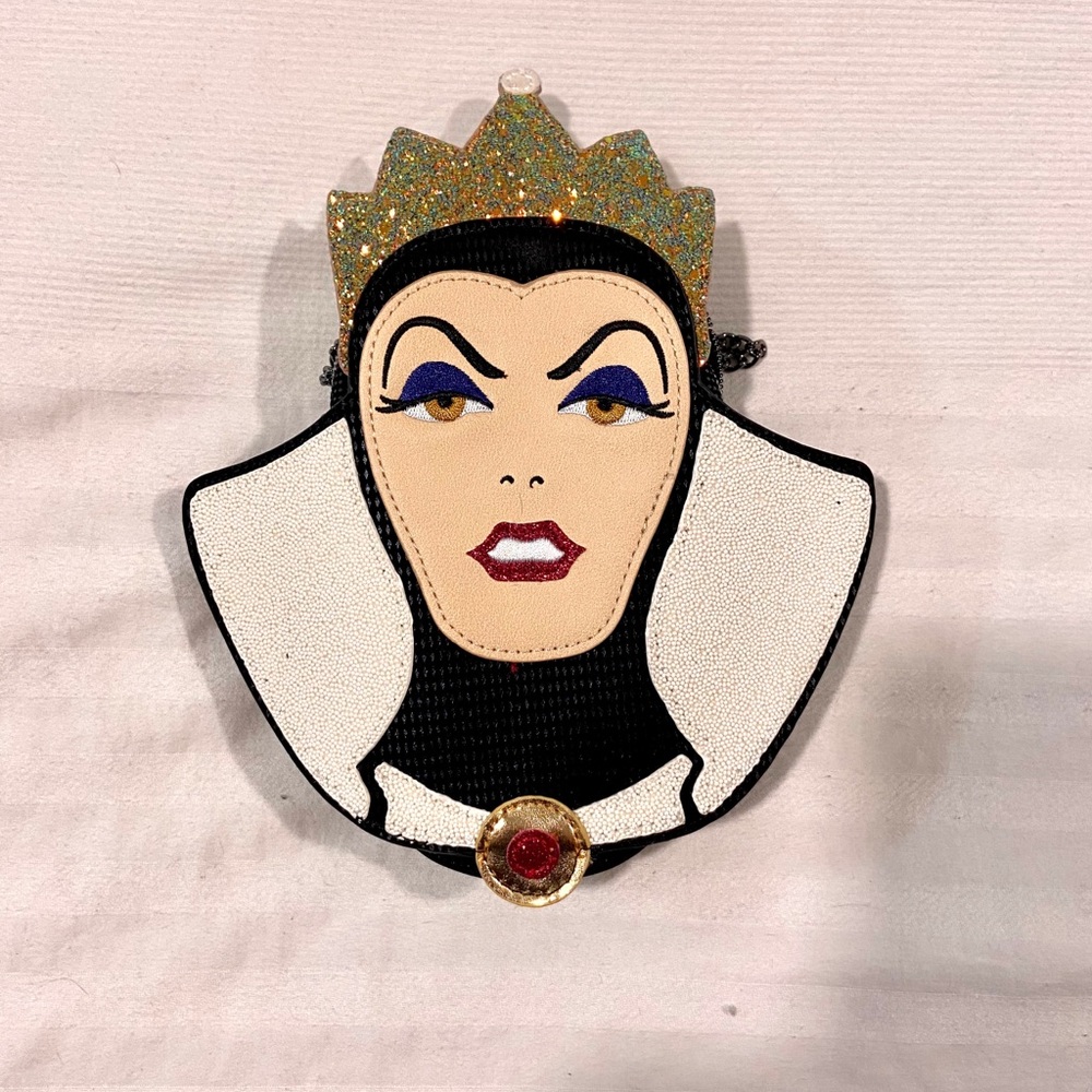 Danielle Nicole evil queen bag